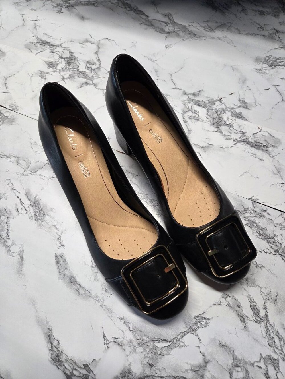 Clarks Orabella Fame Size 8.5 Black Leather Gold Tone Square Buckle Heels